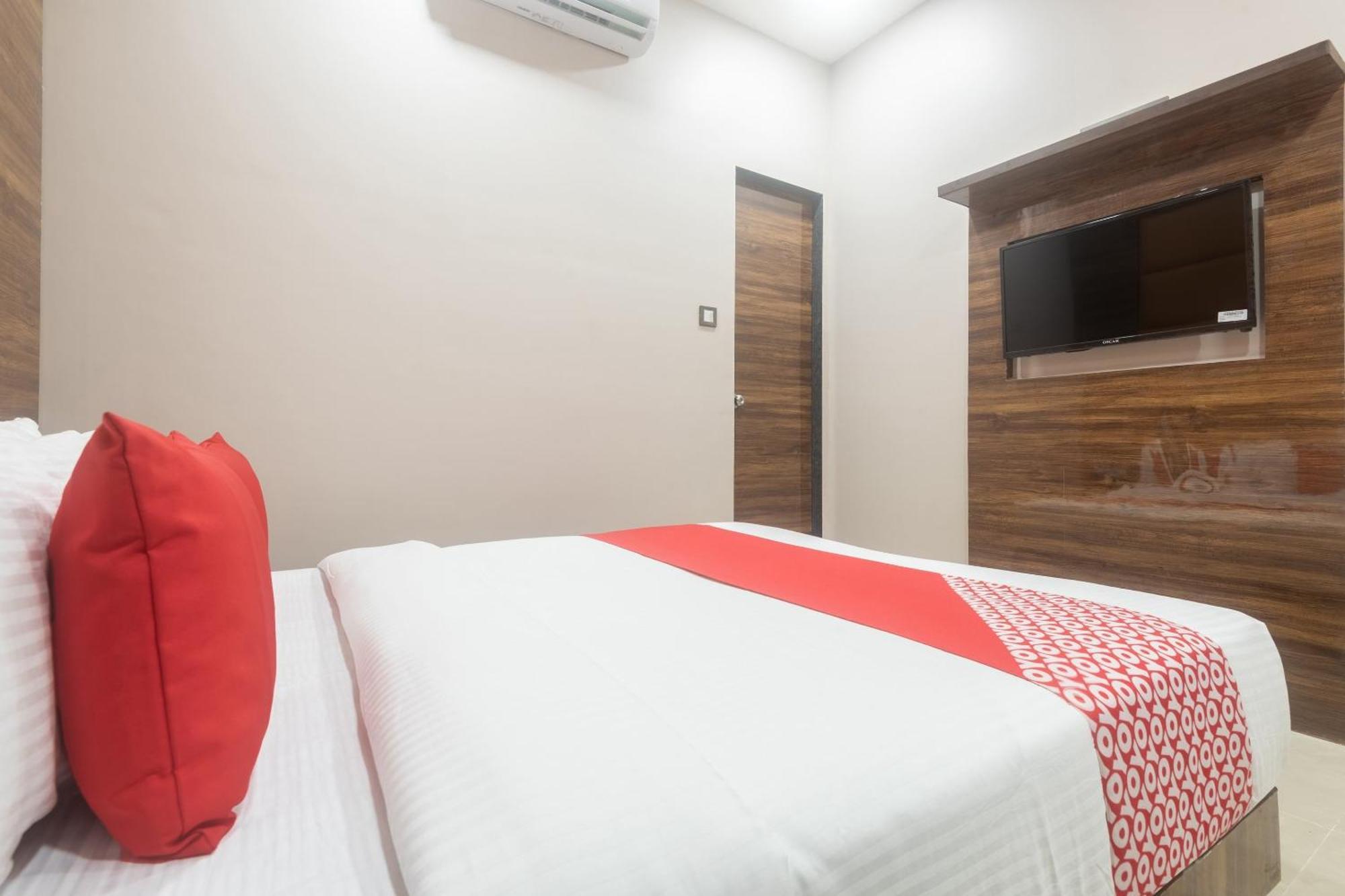 Hotel Blue Executive Near Chhatrapati Shivaji International Airport Mumbai Exterior photo