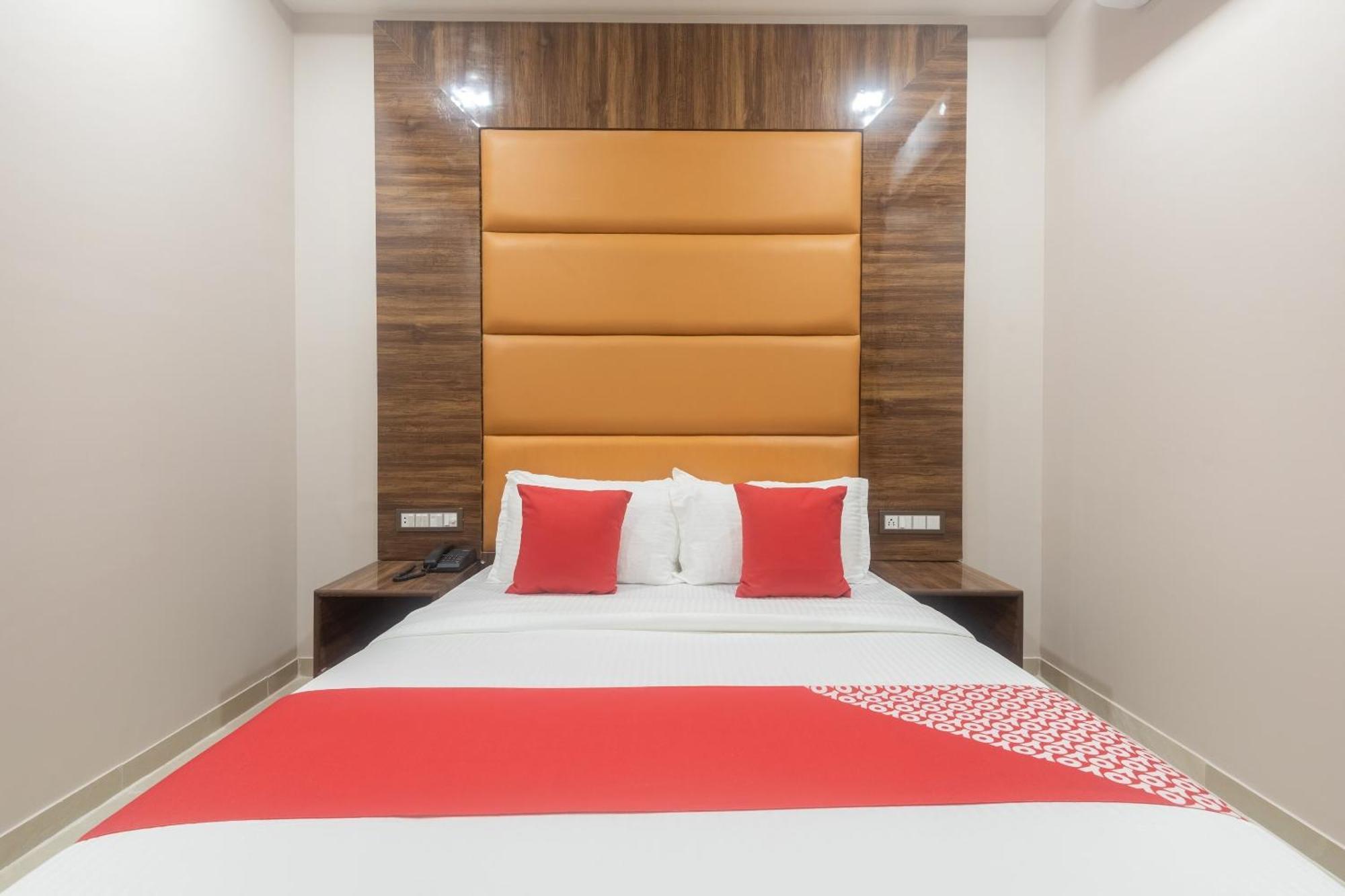 Hotel Blue Executive Near Chhatrapati Shivaji International Airport Mumbai Exterior photo